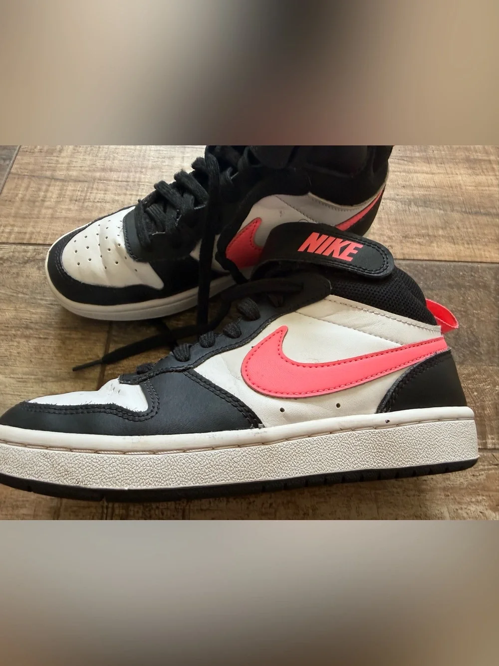 NIKE Girls Court Borough Mid 2